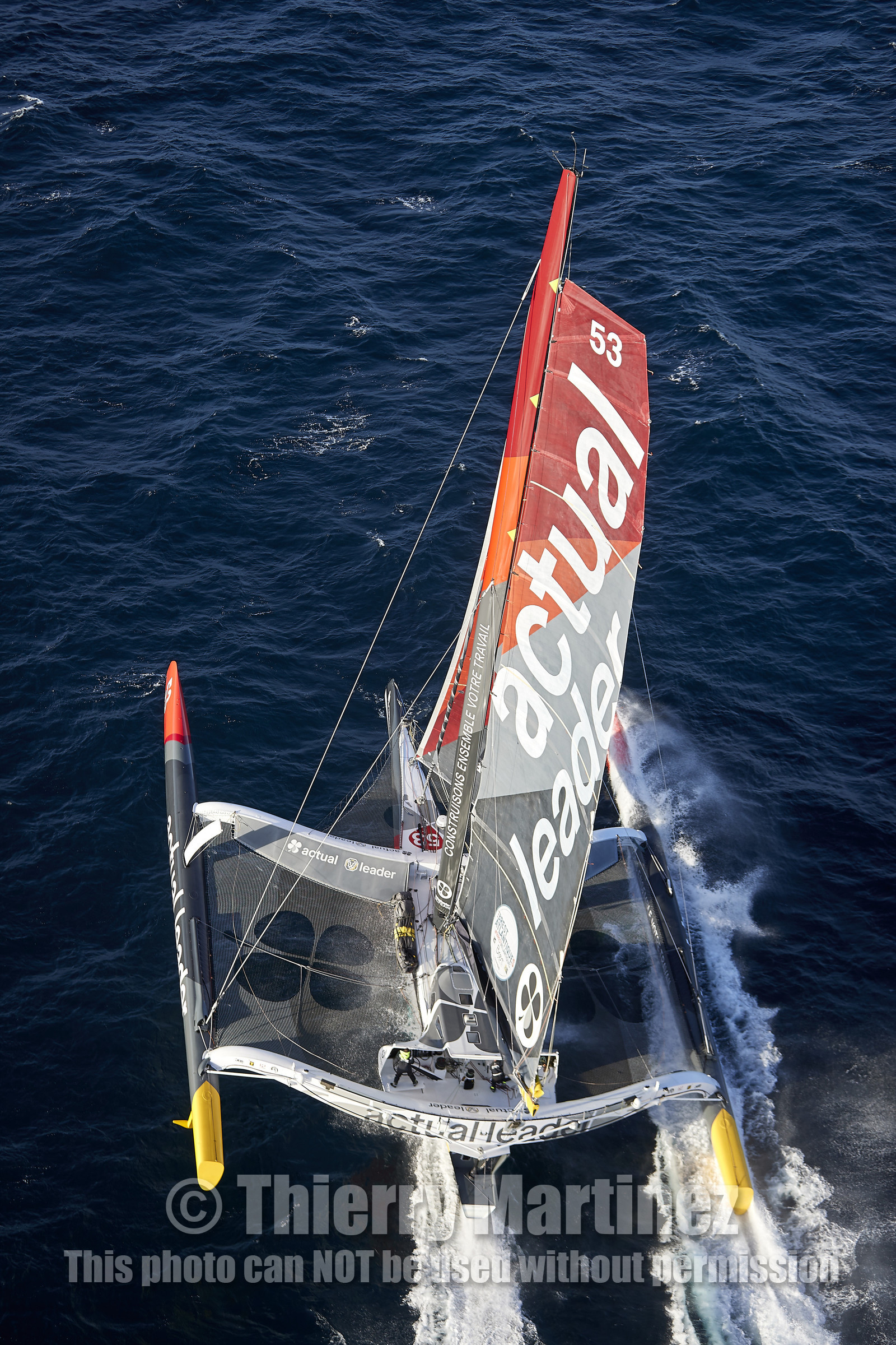 « ULTIM ACTUAL LEADER , Skipper Yves Le Blevec.