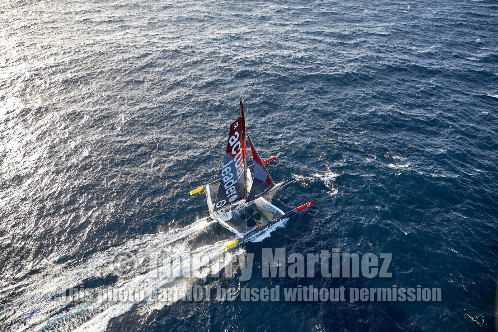 « ULTIM ACTUAL LEADER , Skipper Yves Le Blevec.