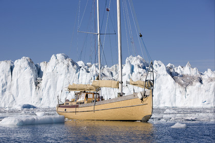 Schooner LA LOUISE sailing on west coast of Greenland.