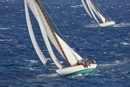 THM-21_23102_VOILES ST TROPEZ DAY 2 HELI