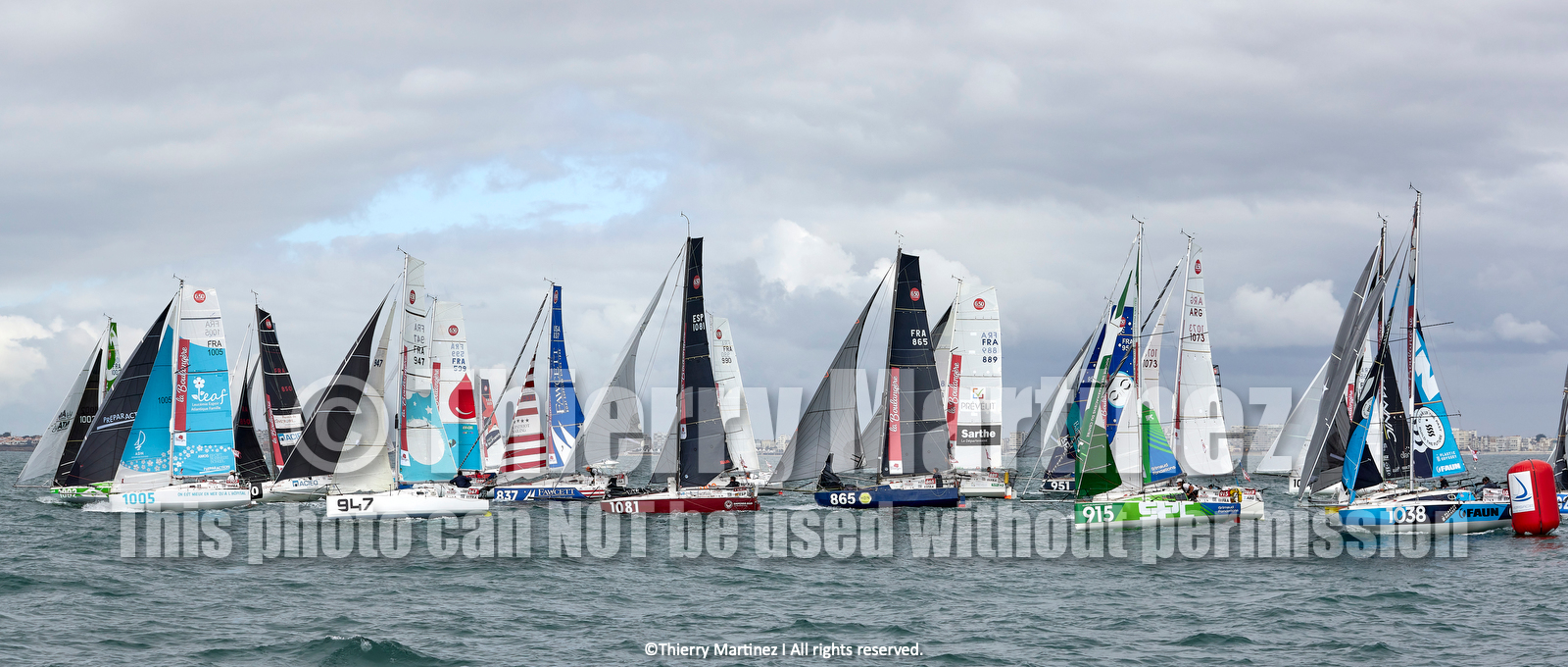 23_21821   © Thierry Martinez. LES SABLES D'OLONNE, 85 - FRANCE 25 septembre 2023.Départ MINI TRANSAT 2023. Départ du Dimanche 24 septembre retardé au Lundi 25 Sept .Les Sables d’Olonne (FRA)    Santa Cruz de la Palma ( Canaries)    St François ( Guadeloupe): 4050 NM.