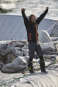 Single-handed sailing round the world record .