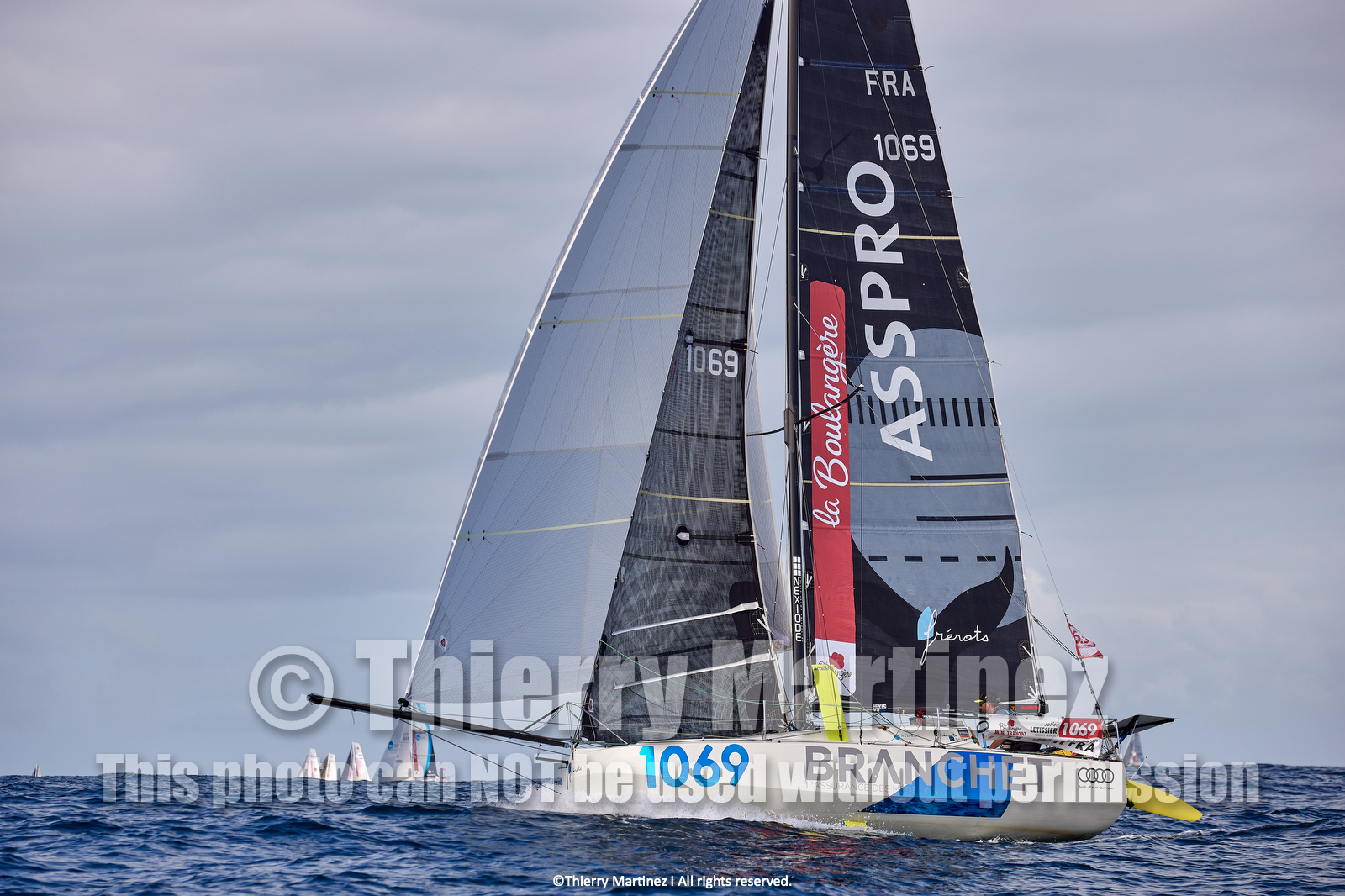 23_22258   © Thierry Martinez. LES SABLES D'OLONNE, 85 - FRANCE 25 septembre 2023.Départ MINI TRANSAT 2023. Départ du Dimanche 24 septembre retardé au Lundi 25 Sept .Les Sables d’Olonne (FRA)    Santa Cruz de la Palma ( Canaries)    St François ( Guadeloupe): 4050 NM.