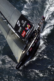 03_0160D ©Th.Martinez - Auckland (NZ) . America's Cup 2003. 15th February 2003. Day 1..Alinghi (SUI 64) vs Team NZ (NZL 82) .NZL 82 in first minutes of Race 1 before retiring on damage. Alinghi 1- Team NZ 0.