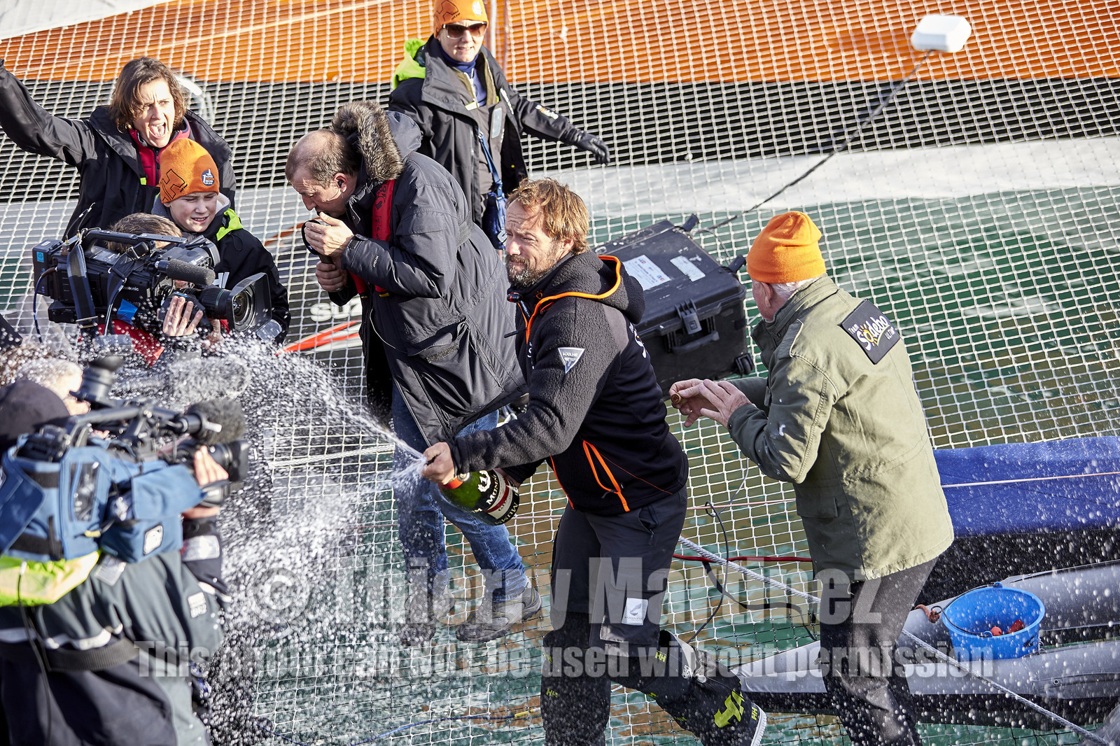 Single-handed sailing round the world record .
