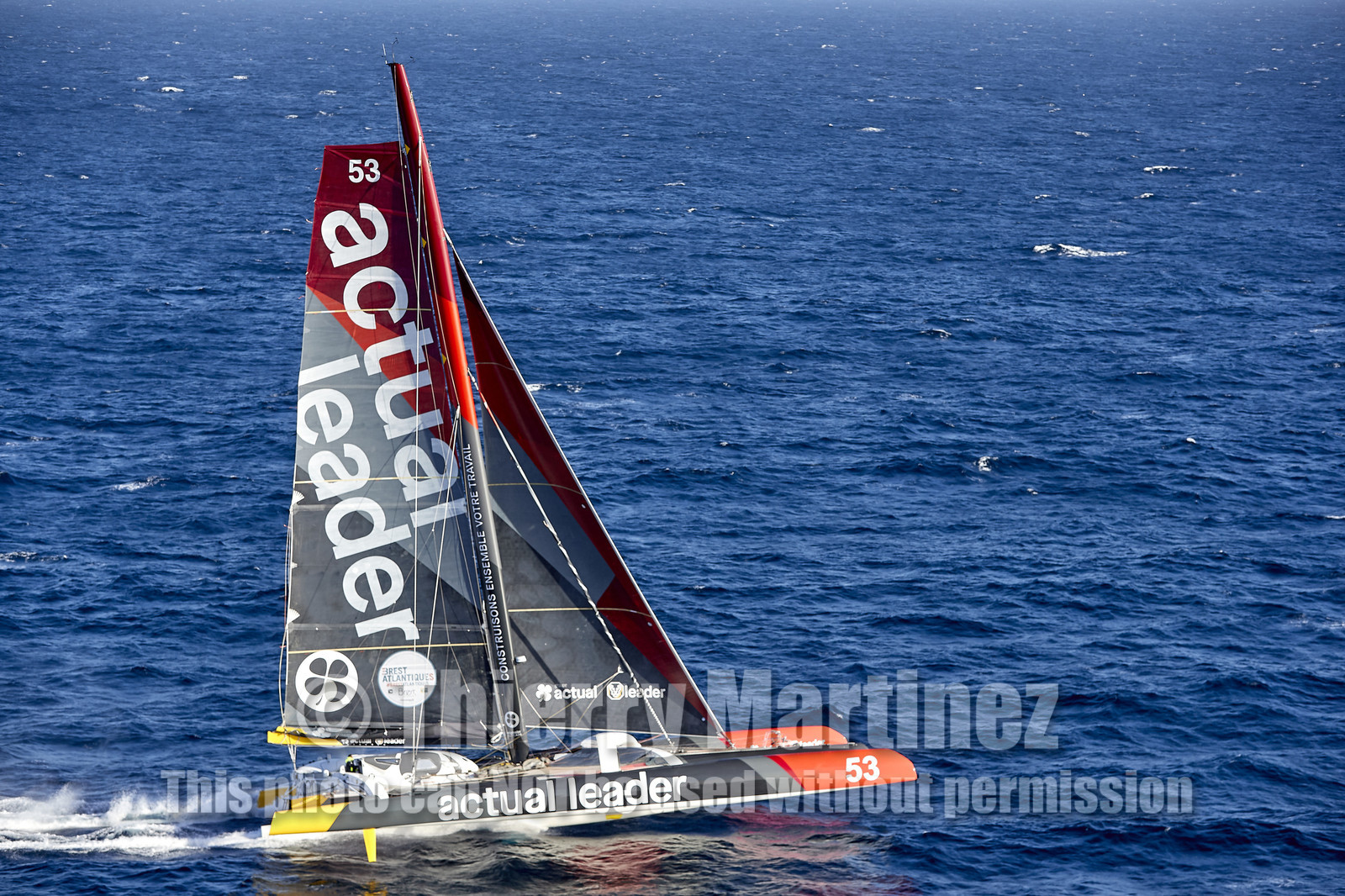 « ULTIM ACTUAL LEADER , Skipper Yves Le Blevec.