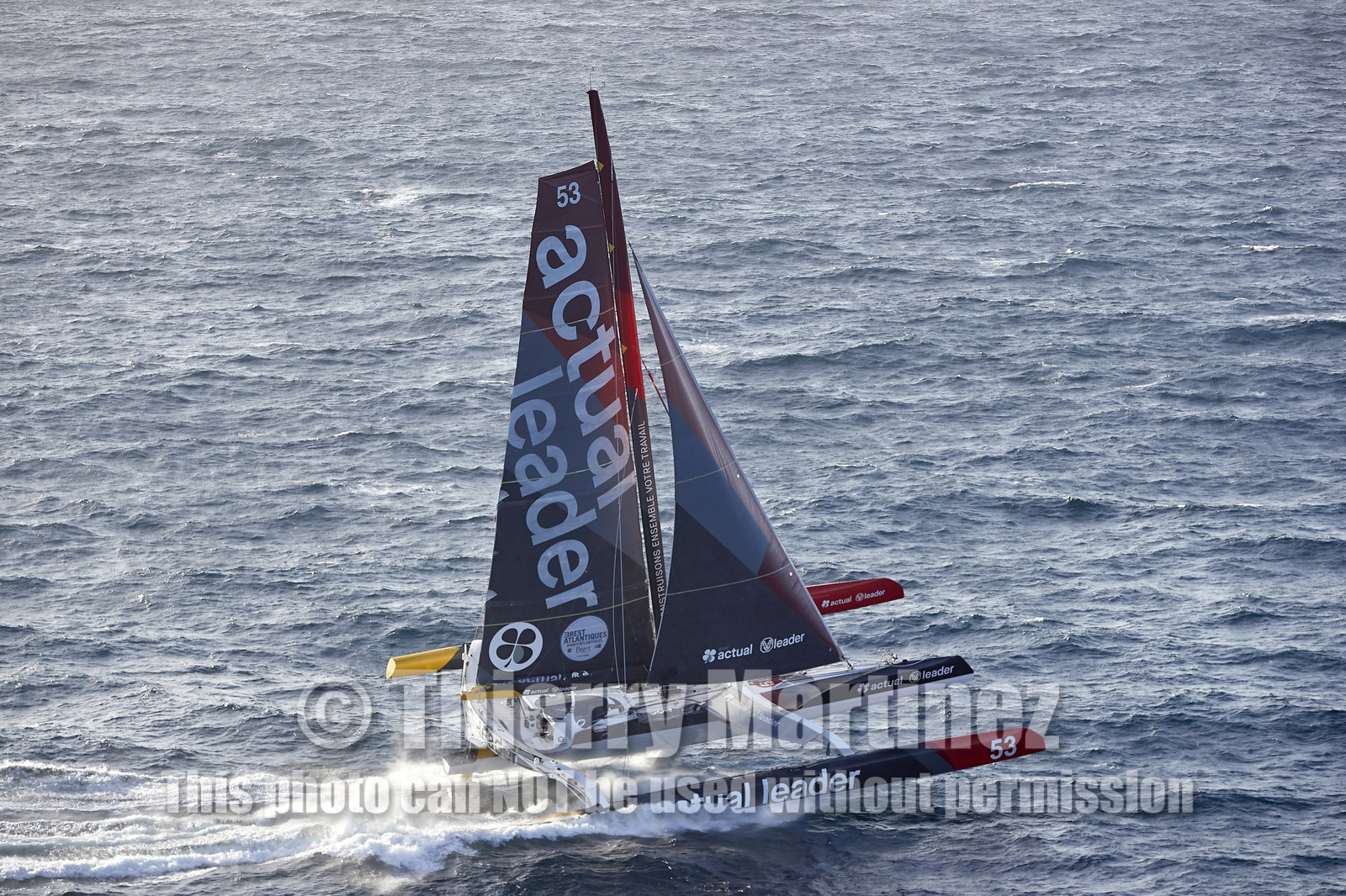 « ULTIM ACTUAL LEADER , Skipper Yves Le Blevec.
