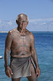 15_026830  ©ThMartinez Sea&Co.  RANGIROA - ARCHIPEL des TUAMOTU. POLYNESIE FRANCAISE .  8 Février 2015. ..HURI, pilote Taxi Boat à Rangiroa.