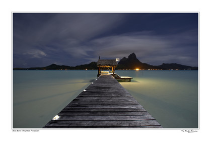 Photo disponible en tirage photo Fine Art,tirage original limités à 30 exemplaires.Chaque tirage est numéroté avec certificat d’authenticité signé.Pour choisir le format et support merci d'utiliser le caddie à coté de la photo.Formats disponibles : Tirage sur papier ( tirage seul) :  30x45 cm   40x60 cm  60x90 cm. Vous pouvez choisir le tirage avec un fond blanc ou noir , à votre convenance. Tirage sur papier contrecollé sur Dibond ( pas de bord blanc ou noir autour de l'image), avec système d'attache au dos:  30x45 cm   40x60 cm  50x75 cm  80x120cm.Tirage sur toile ( Canvas) monté sur chassis bois (pas de bord blanc ou noir autour de l'image), avec système d'attache au dos :  50x75 cm  80x120cm.Expédition ( Dans le monde entier): Colissimo (assurance) avec signature à réception. 48h pour la France métropolitaine.Il est possible de récupérer les tirages à La Galerie du Golfe (sans frais d'expèdition).Conditionnement tirages seuls: tube cylindrique renforcé + boite.