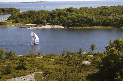 03_3164D  © Th.Martinez,STOCKHOLM ARCHIPELAGO-SWEDEN9 07 03-Archipelago Raid (2003)  Leg 2.JOBMAN arriving at RODLOGA check point.