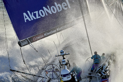 THM-17_108730_VOR-LISBON-LEG2start