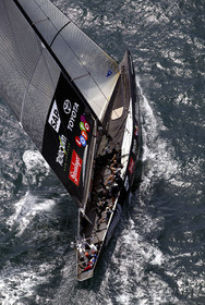03_0189D ©Th.Martinez - Auckland (NZ) . America's Cup 2003. 18th February 2003. Day 3..Alinghi (SUI 64) vs Team NZ (NZL 82) NZL 82 upwind..