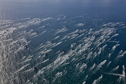 THM-16_80704_VendeeGlobeStart