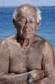 15_026821  ©ThMartinez Sea&Co.  RANGIROA - ARCHIPEL des TUAMOTU. POLYNESIE FRANCAISE .  8 Février 2015. ..HURI, pilote Taxi Boat à Rangiroa.