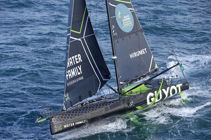 22_39643   © Thierry Martinez.DINARD, FRANCE. 9 Novembre  2022Départ de la 12éme ROUTE DU RHUM, transatlantique course à la voile en solitaire de St Malo(FRA)  à Pointe à Pitre (FRA-Guadeloupe) 3.543 milles nautiques.