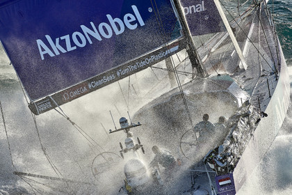 THM-17_108737_VOR-LISBON-LEG2start