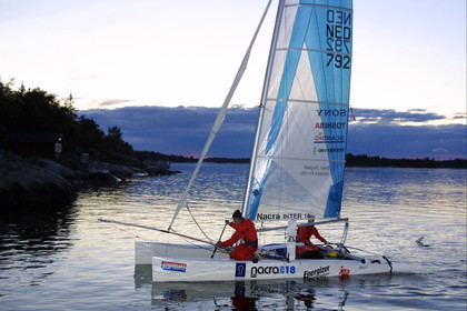 01_0481D-©ThMartinez- Sweden 1st 3rd August 2001. Archipelago Raid (Catamaran Formula 18).1st August 2001- Day1; Gerard Loos (NED) & Mischa Heemskerk (NED) arrive at FEJAN 4th Check point