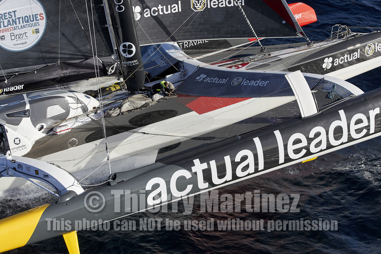 « ULTIM ACTUAL LEADER , Skipper Yves Le Blevec.