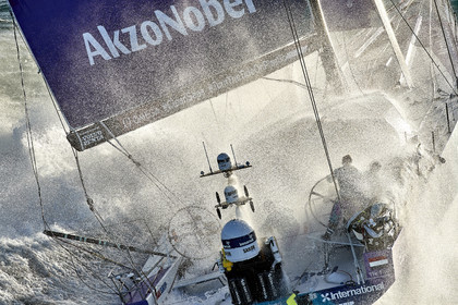 THM-17_108733_VOR-LISBON-LEG2start