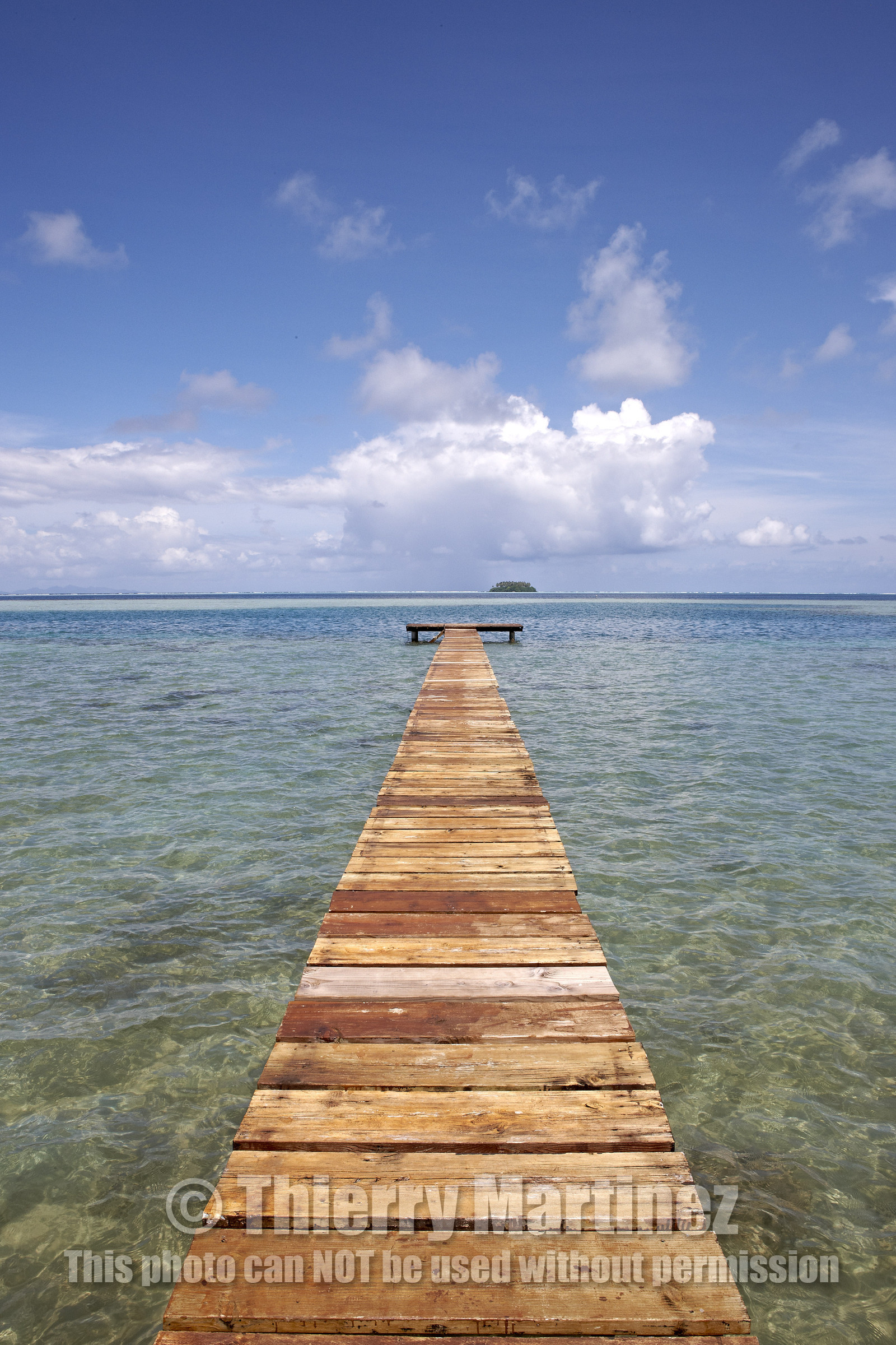15_024040  ©ThMartinez Sea&Co.  RAIATEA - ILES SOUS LE VENT. POLYNESIE FRANCAISE .  2 Février 2015. ..Ponton