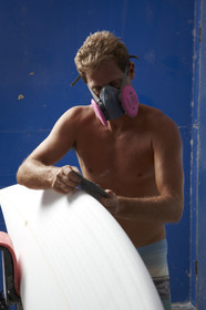 SHAPING A SURF BOARD.  NORTH SHORE (North Shore - Oahu Island - Hawaii-USA)