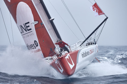 16_40341  ©Th.Martinez Sea&Co.  ILE DE GROIX - - FRANCE. 3 Août 2016. .Tanguy De Lamotte (FRA), a bord de l'IMOCA Initiatives-Coeur au large de l'Ile de Groix (FRA) en préparation du Vendée Globe 2016-17.