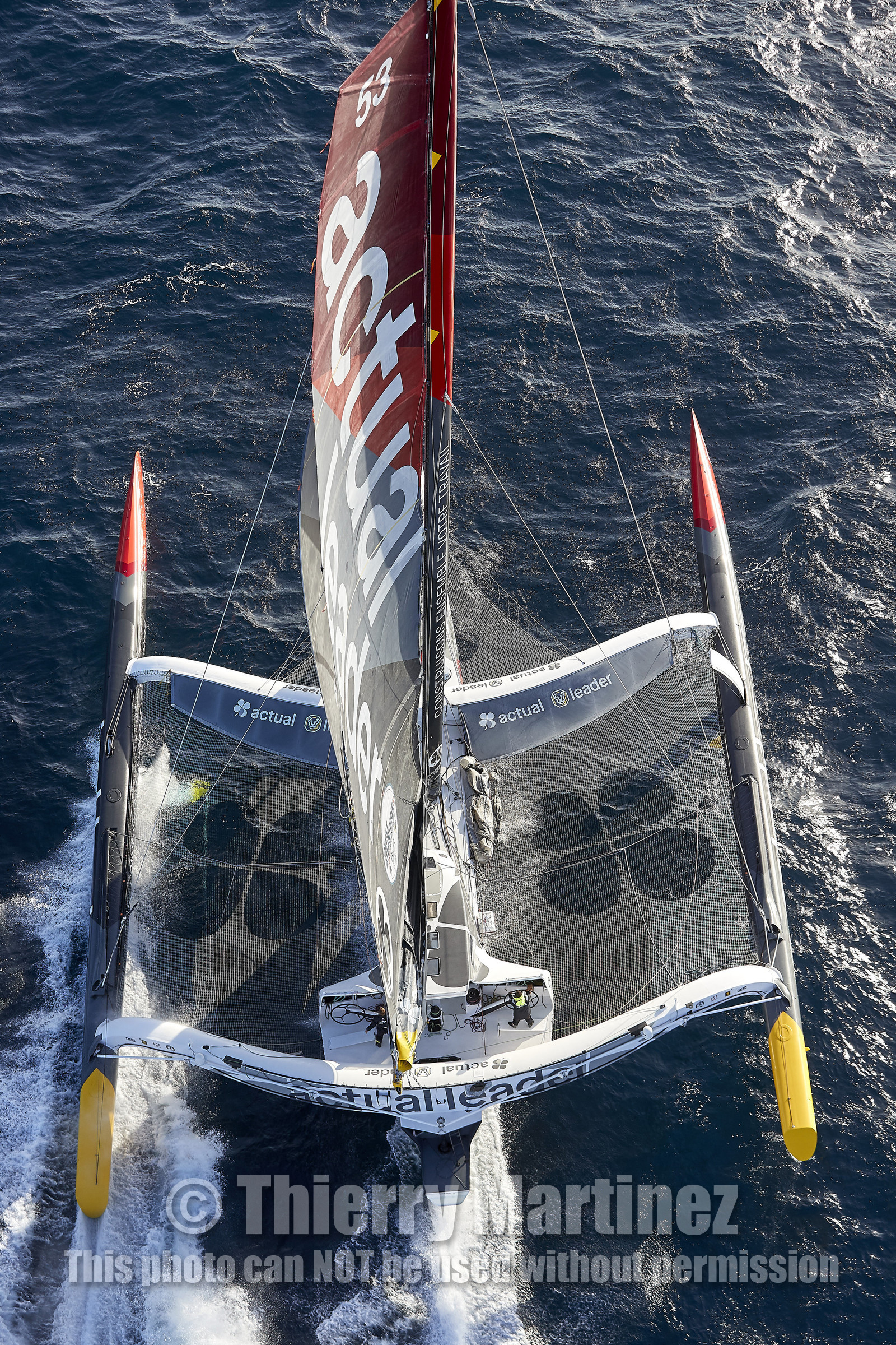 « ULTIM ACTUAL LEADER , Skipper Yves Le Blevec.