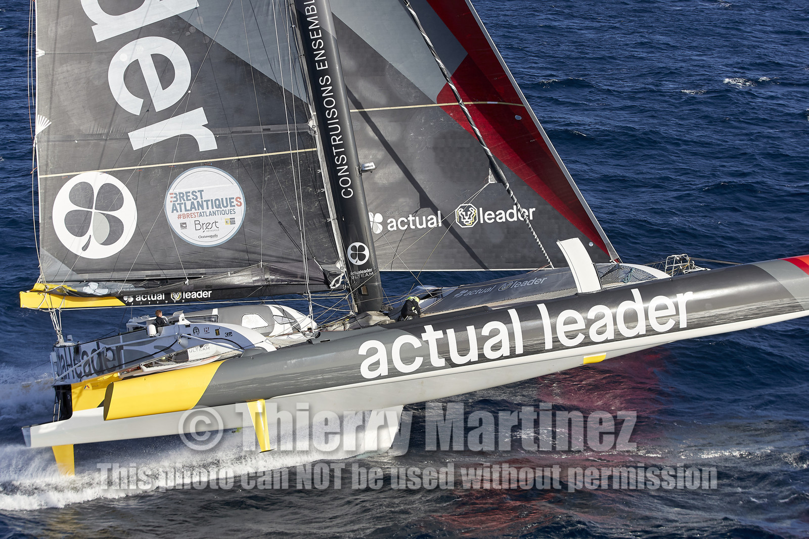 « ULTIM ACTUAL LEADER , Skipper Yves Le Blevec.