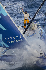 THM-17_000106_VendeeGlobeFinish