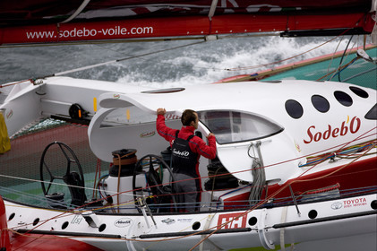 Thomas Coville (FRA) maxi trimaran SODEBO Solo round the world record attempt. Start in Brest (FRA)