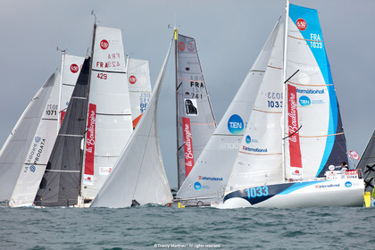 23_22413   © Thierry Martinez. LES SABLES D'OLONNE, 85 - FRANCE 25 septembre 2023.Départ MINI TRANSAT 2023. Départ du Dimanche 24 septembre retardé au Lundi 25 Sept .Les Sables d’Olonne (FRA)    Santa Cruz de la Palma ( Canaries)    St François ( Guadeloupe): 4050 NM.