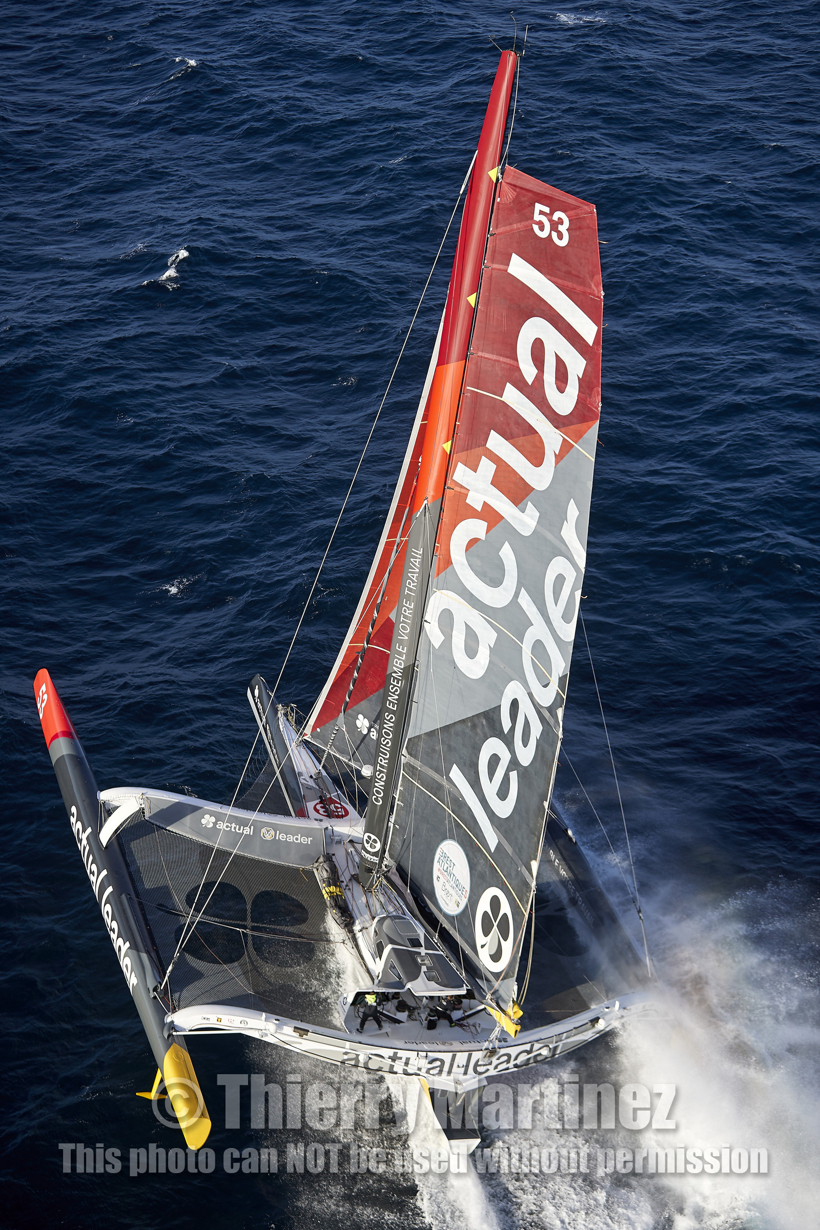 « ULTIM ACTUAL LEADER , Skipper Yves Le Blevec.