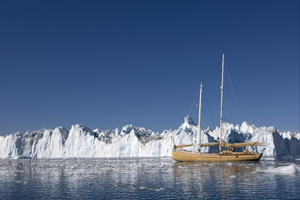 Schooner LA LOUISE sailing on west coast of Greenland.
