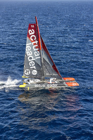 « ULTIM ACTUAL LEADER , Skipper Yves Le Blevec.