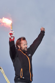 Single-handed sailing round the world record .