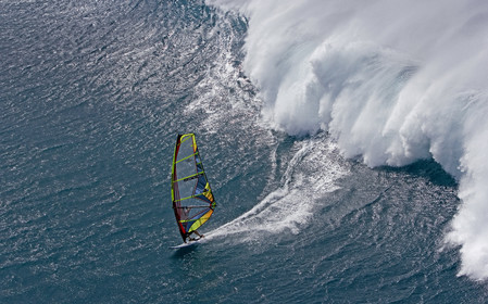 Ho'okipa beach HAWAII - USA . Jan 2007.