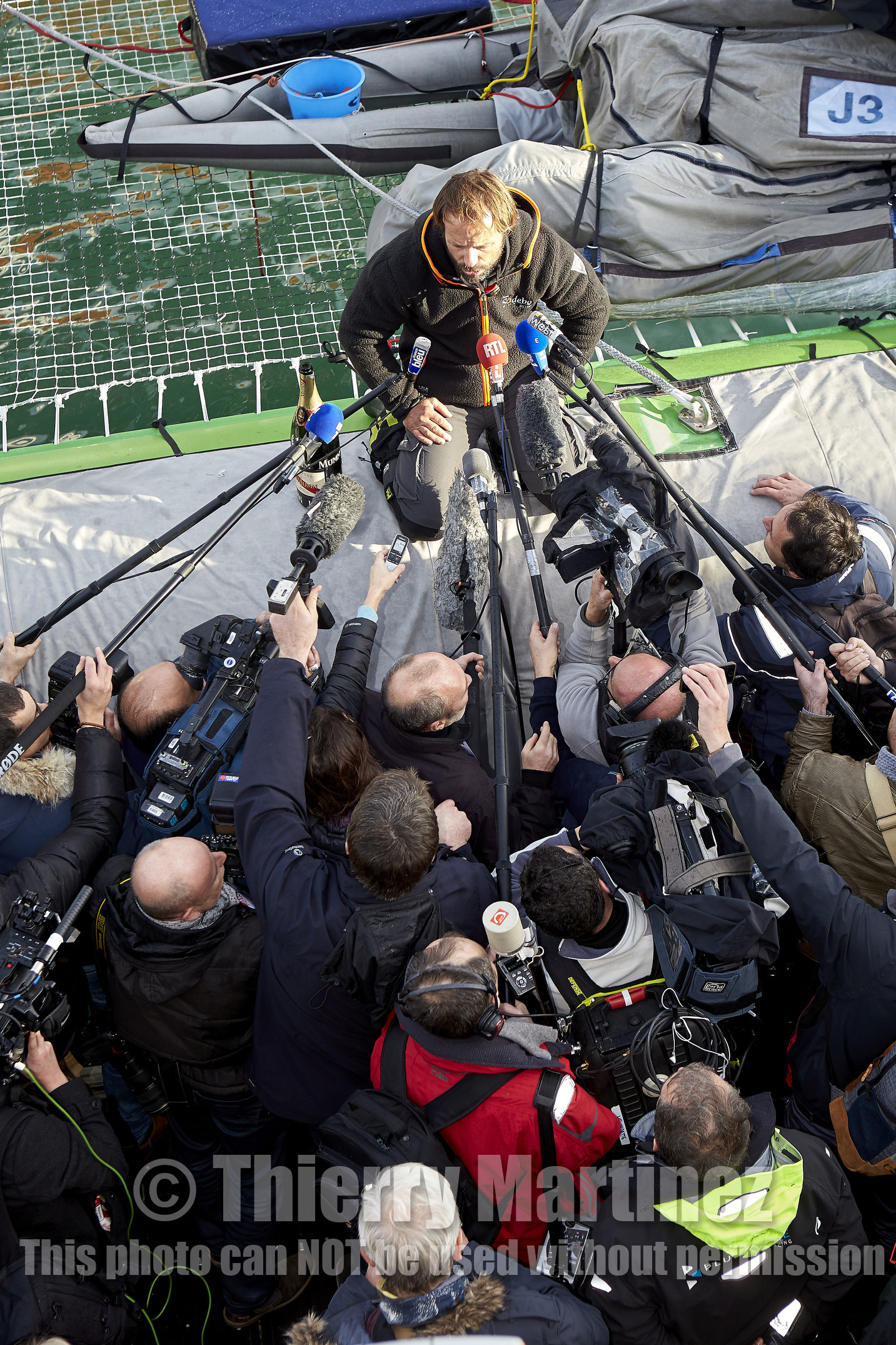 Single-handed sailing round the world record .