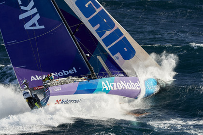 THM-17_104917_VOR-LISBON-LEG2start