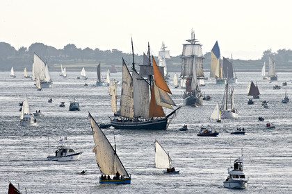 Semaine du Golfe 2015. Parade d'arrivée de la flotte.