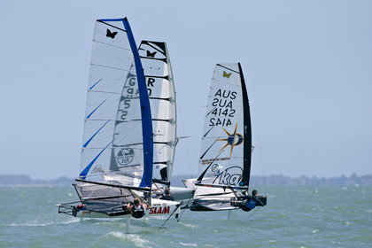 14_31143-2014 Moth_Worlds