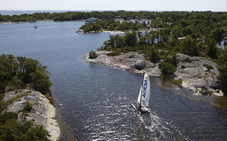 03_3097D © Th.Martinez,STOCKHOLM ARCHIPELAGO-SWEDEN9 07 03-Archipelago Raid (2003)  Leg 2.Team NOKIA arriving at RODLOGA check point.