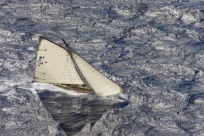 THM-21_23205_VOILES ST TROPEZ DAY 2 HELI