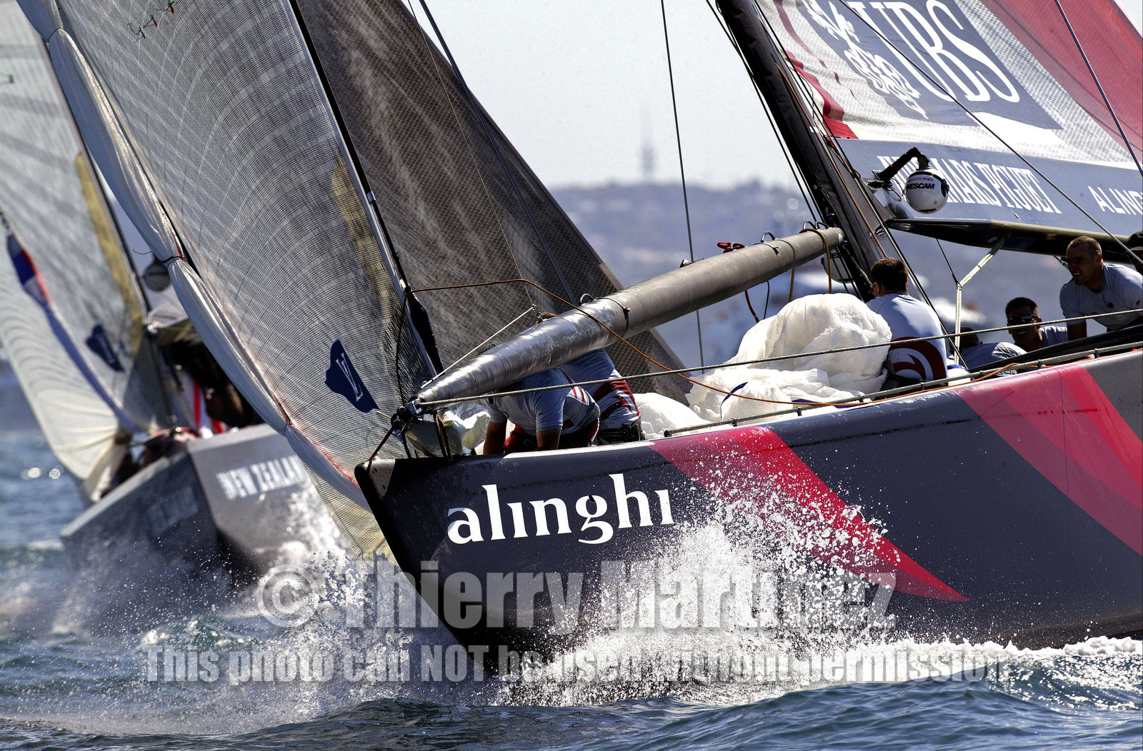03_0942D © Th.Martinez  Auckland   New Zealand. 16 February 2003 America's Cup 2003, Day 2.Alinghi (SUI64) vs Team New Zealand (NZL82)
