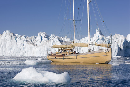 Schooner LA LOUISE sailing on west coast of Greenland.