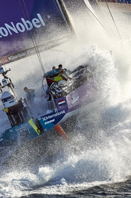 THM-17_108398_VOR-LISBON-LEG2start