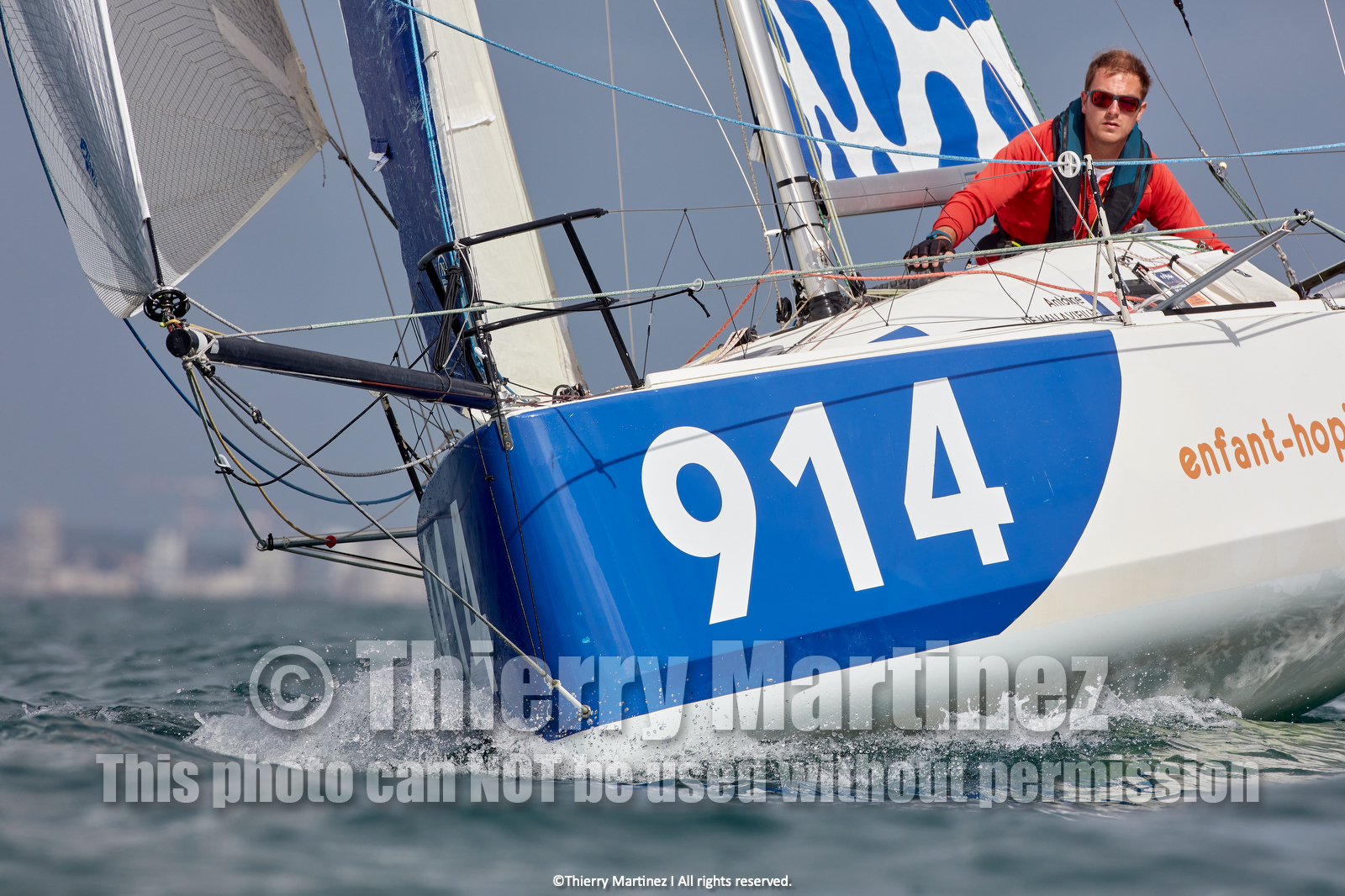 23_22791   © Thierry Martinez. LES SABLES D'OLONNE, 85 - FRANCE 25 septembre 2023.Départ MINI TRANSAT 2023. Départ du Dimanche 24 septembre retardé au Lundi 25 Sept .Les Sables d’Olonne (FRA)    Santa Cruz de la Palma ( Canaries)    St François ( Guadeloupe): 4050 NM.