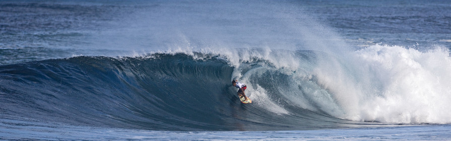 2011 VOLCOM PIPE PRO  ( Surf contest) at Banzai Pipeline Beach, North Shore - Oahu - Hawaii.