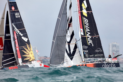 23_22518   © Thierry Martinez. LES SABLES D'OLONNE, 85 - FRANCE 25 septembre 2023.Départ MINI TRANSAT 2023. Départ du Dimanche 24 septembre retardé au Lundi 25 Sept .Les Sables d’Olonne (FRA)    Santa Cruz de la Palma ( Canaries)    St François ( Guadeloupe): 4050 NM.
