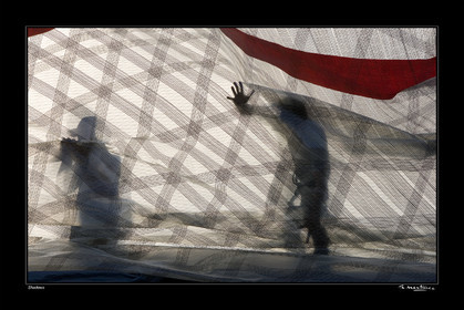 Photo disponible en tirage photo Fine Art,tirage original limités à 30 exemplaires.Chaque tirage est numéroté avec certificat d’authenticité signé.Pour choisir le format et support merci d'utiliser le caddie à coté de la photo.Formats disponibles : Tirage sur papier ( tirage seul) :  30x45 cm   40x60 cm  60x90 cm. Vous pouvez choisir le tirage avec un fond blanc ou noir , à votre convenance. Tirage sur papier contrecollé sur Dibond ( pas de bord blanc ou noir autour de l'image), avec système d'attache au dos:  30x45 cm   40x60 cm  50x75 cm  80x120cm.Tirage sur toile ( Canvas) monté sur chassis bois (pas de bord blanc ou noir autour de l'image), avec système d'attache au dos :  50x75 cm  80x120cm.Expédition ( Dans le monde entier): Colissimo (assurance) avec signature à réception. 48h pour la France métropolitaine.Il est possible de récupérer les tirages à La Galerie du Golfe (sans frais d'expèdition).Conditionnement tirages seuls: tube cylindrique renforcé + boite.