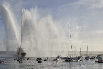 Single-handed sailing round the world record .